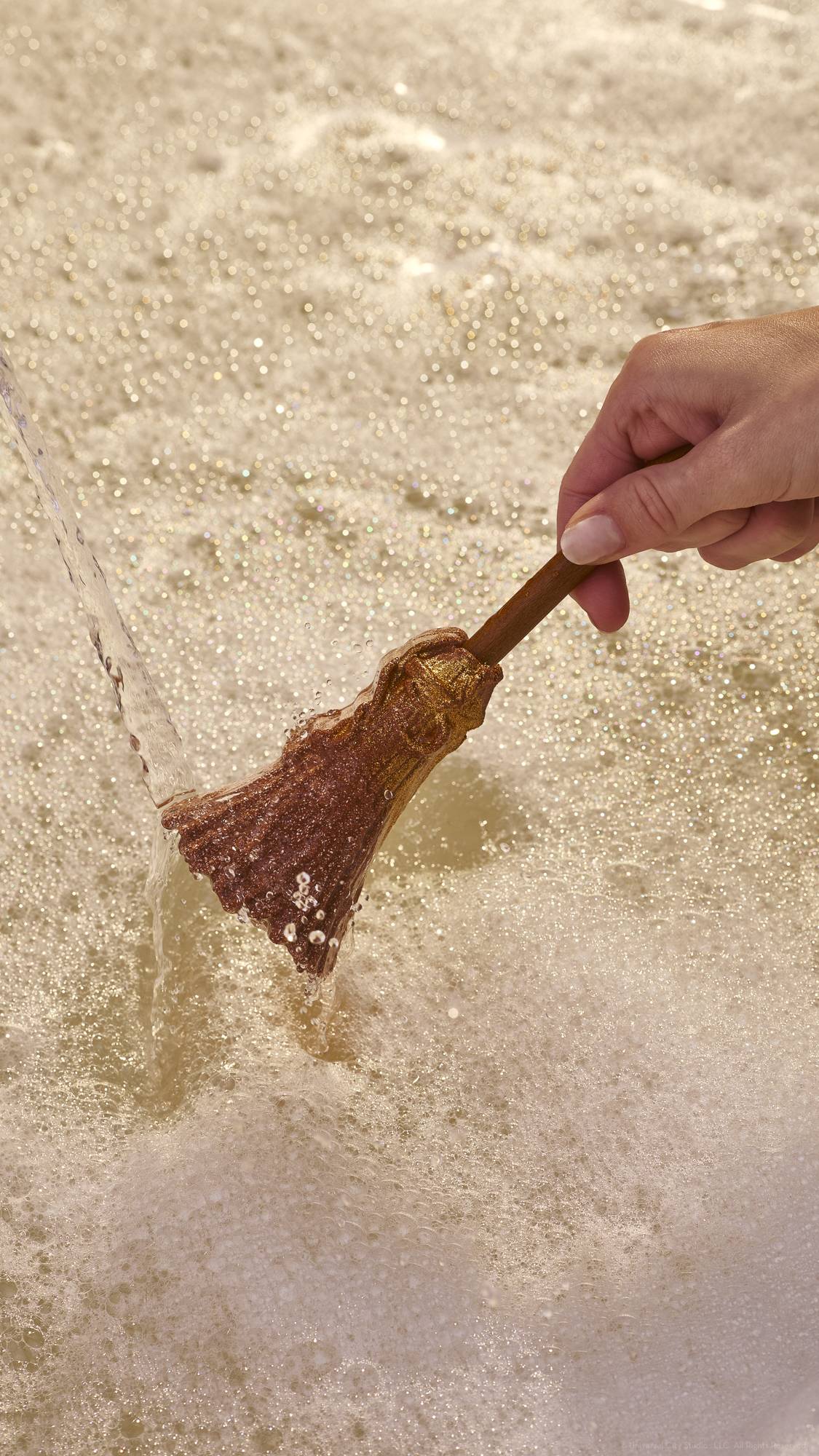 Elphaba's Broomstick(Bubble Bar)