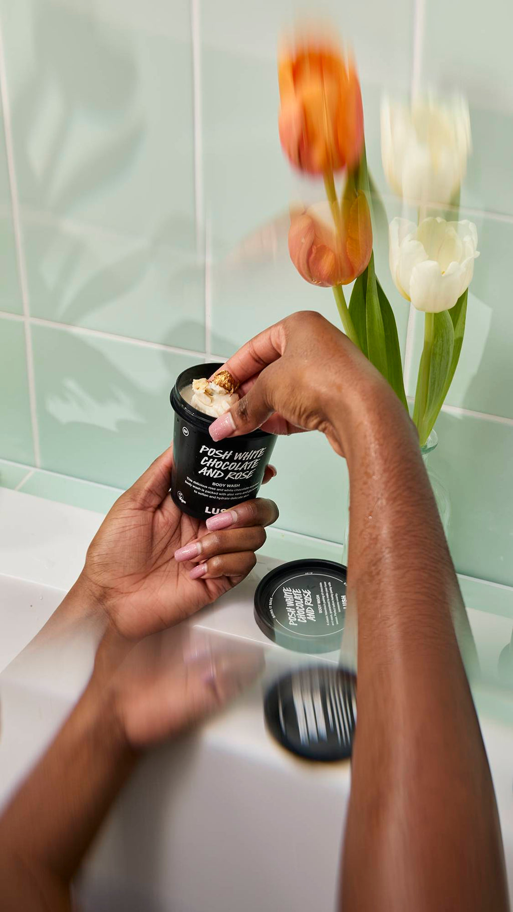 Posh White Chocolate And Rose(Body Wash)