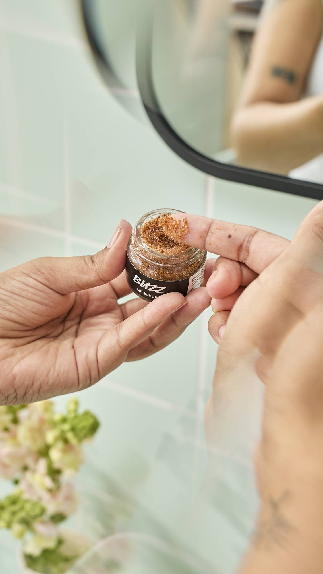 Buzz(Lip Scrub)