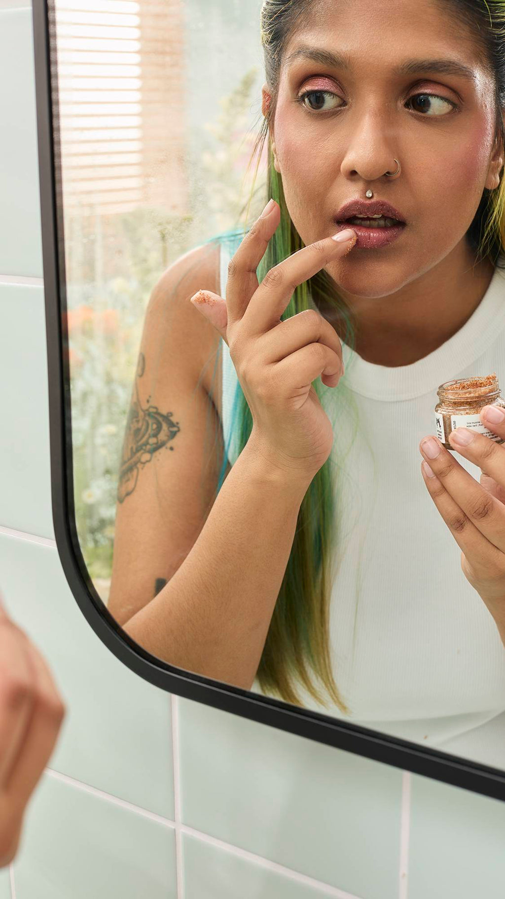 Buzz(Lip Scrub)